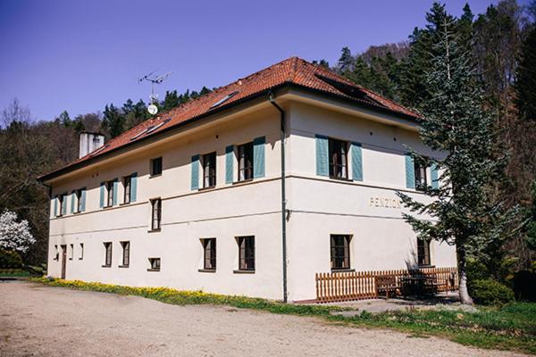 Penzion Myslivna Mukarov Mukarov  Bagian luar foto